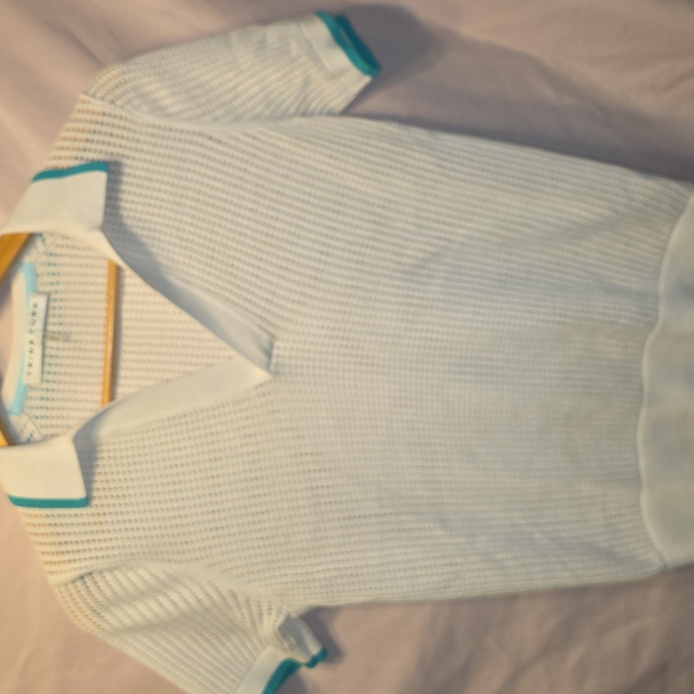 Trina Turk White and Light Blue Knit Top Womens Size Small (Candice #17)